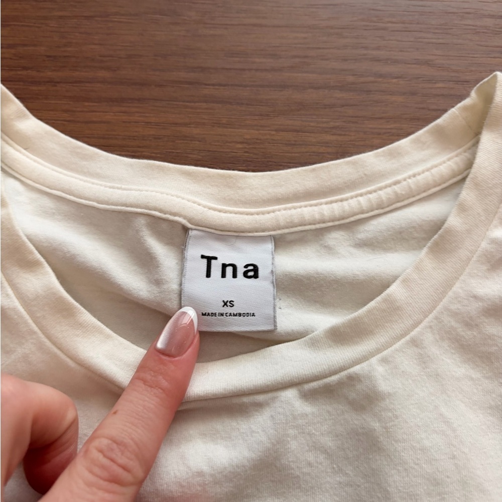 Aritzia Tee - Picture 3 of 3